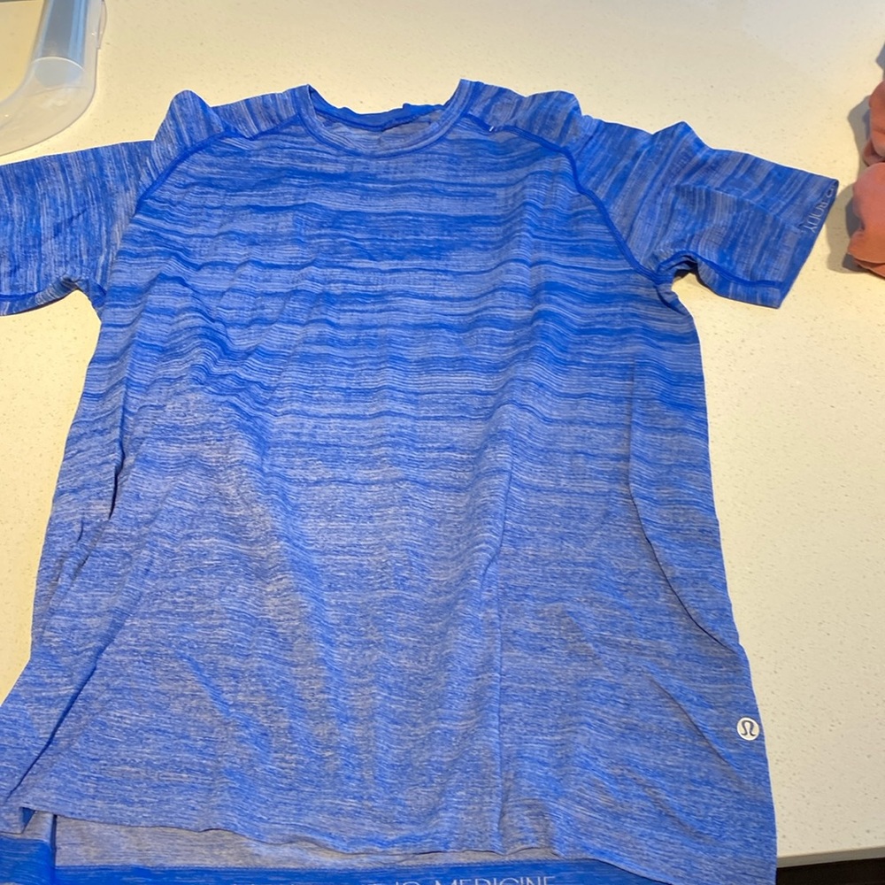 Lululemon metal vent tech shirt - L